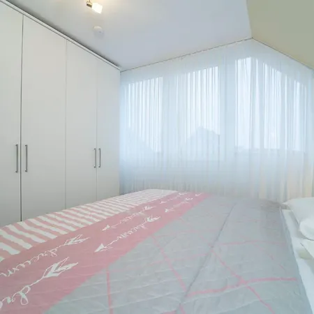 Haus Seeblick B8 *